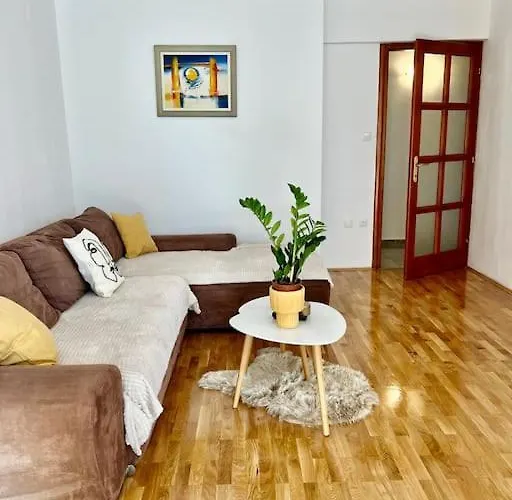 With Private Parking , Appartement Makarska